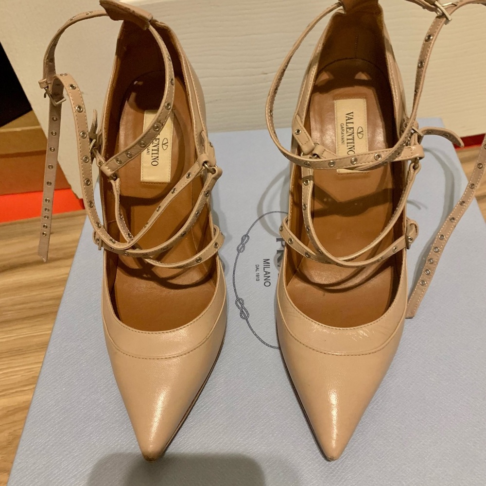 Valentino pump size 37